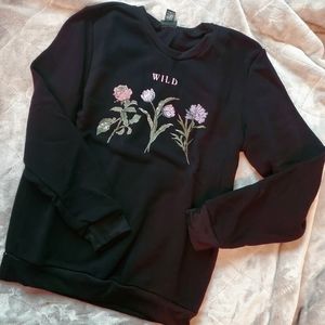 WILD Flower Graphic Crewneck Pullover Sweatshirt NWT Womens Juniors